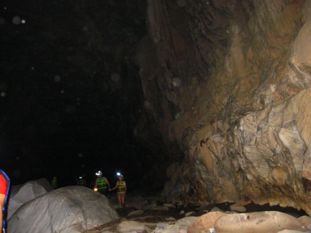 Dentro de la gruta